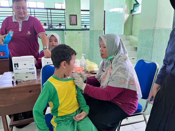 Pelaksanaan Bulan Imunisasi Anak Sekolah (BIAS DT Td) di MIN 1 Kota Madiun